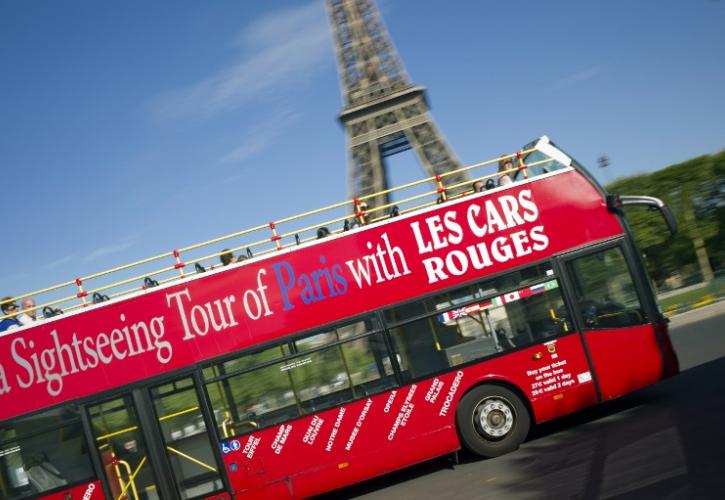 Λεωφορείο έπεσε σε σήραγγα στο Παρίσι – 4 τραυματίες