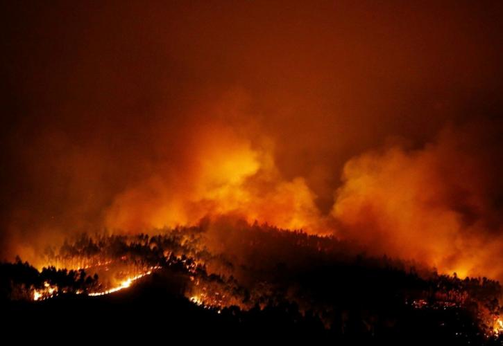 Ανεξέλεγκτες ακόμα οι δασικές πυρκαγιές στην Πορτογαλία – 63 οι νεκροί