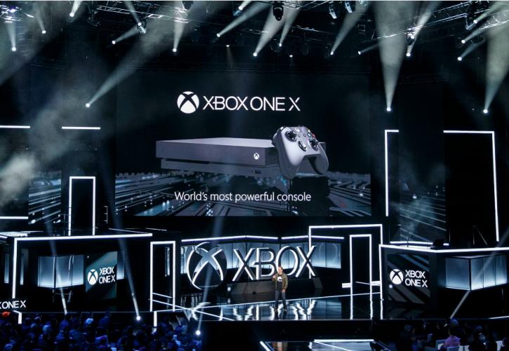 Με το Xbox One X η Microsoft ψάχνει τους «σκληρούς» gamers