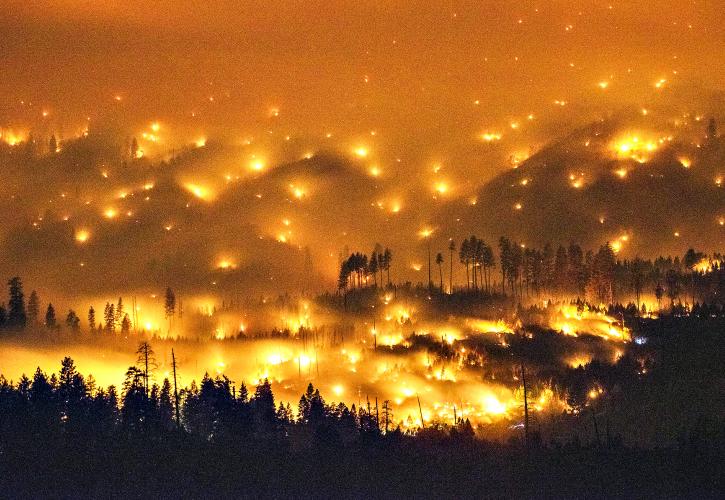 Τουλάχιστον 29 κτίσματα καταστράφηκαν στις μεγάλες πυρκαγιές στην Καλιφόρνια