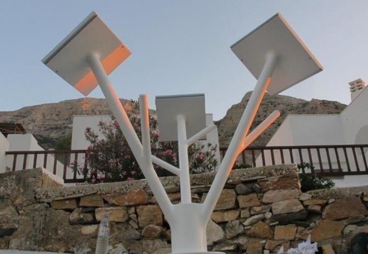 Πρωτότυπο ηλιακό δέντρο δώρισε στην Σίφνο το Ίδρυμα Ευγενίδου (pics)
