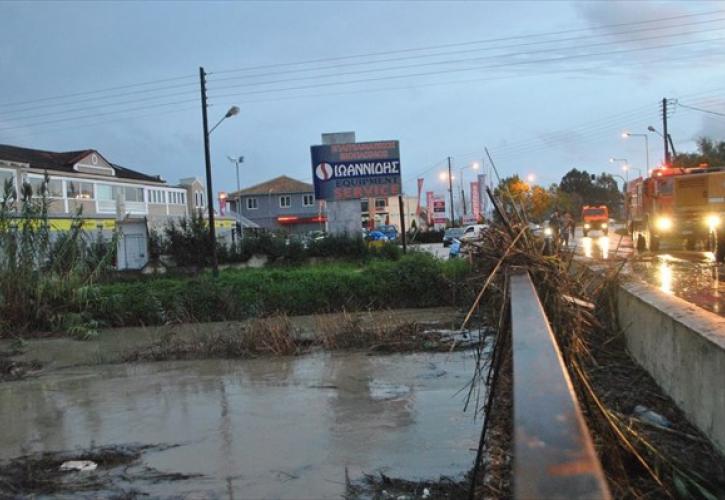 Πλημμύρες στην Πτολεμαΐδα από την κακοκαιρία (vids)