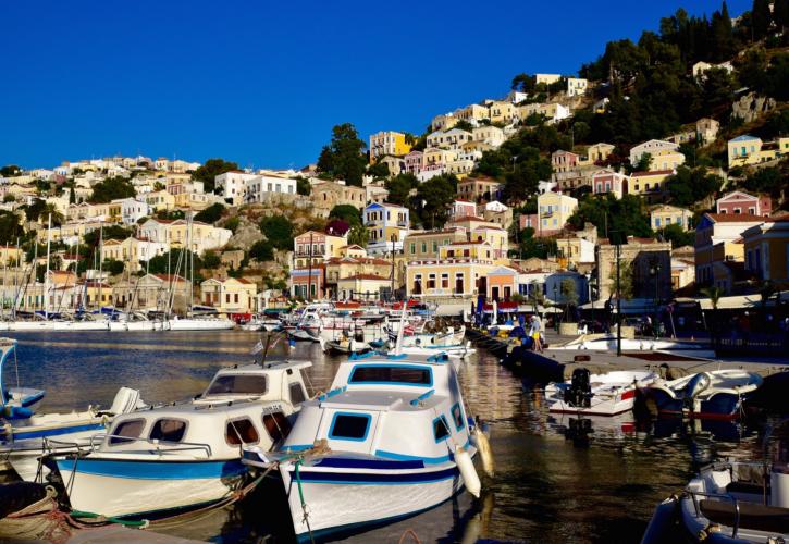 Τα 20 «άγνωστα» ελληνικά νησιά που μάγεψαν τον Guardian