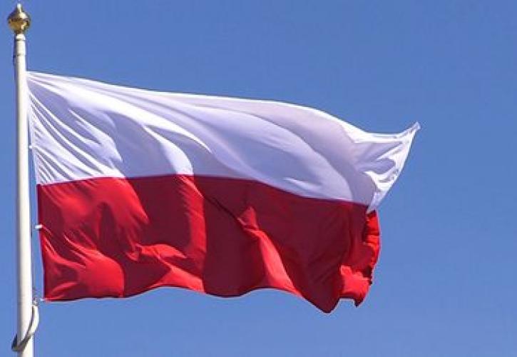 Στους δρόμους οι Πολωνές, ζητούν να μην απαγορευτούν οι αμβλώσεις