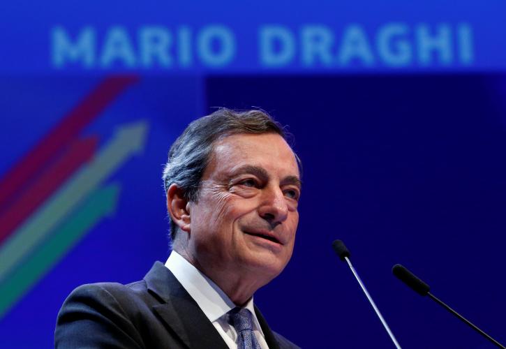 Ντράγκι: Παρακολουθούμε στενά το ευρώ, απαραίτητο το QE