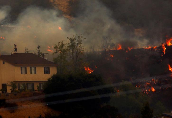 Χαλκιδική: Υπό μερικό έλεγχο η πυρκαγιά στη Μόλα Καλύβα