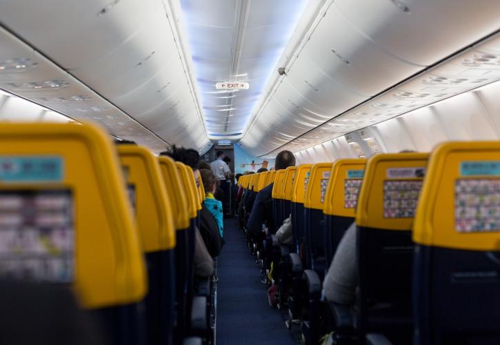Η Ryanair αλλάζει την πολιτική για τις βαλίτσες από 1η Νοεμβρίου