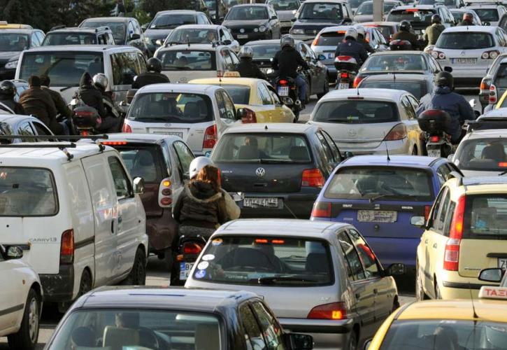 Εισαγωγείς αυτοκινήτων: Καμία αύξηση στα τέλη κυκλοφορίας
