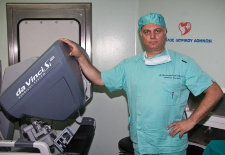 Ο Δρ. Κ. Μ. Κωνσταντινίδης της Διεθνούς Εταιρείας Ρομποτικής Χειρουργικής