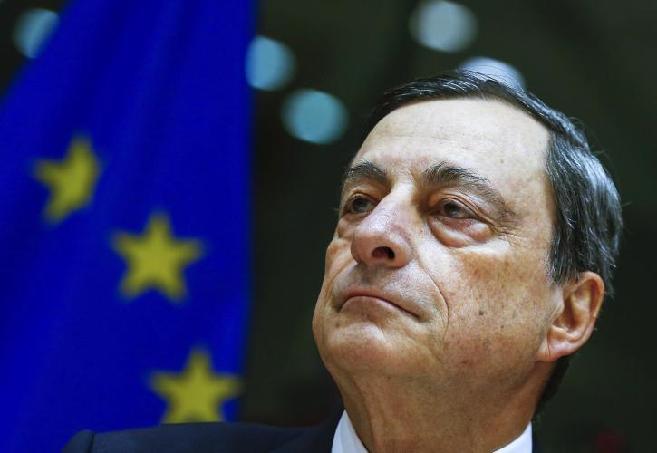 Draghi: Τα αρνητικά επιτόκια δεν έπληξαν τις τράπεζες