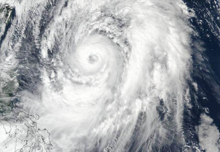 Ισχυρός τυφώνας πλησιάζει την Ιαπωνία