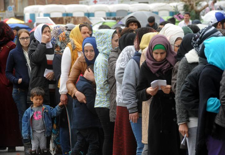 Μειώθηκαν κατά 1.308 άτομα οι πρόσφυγες