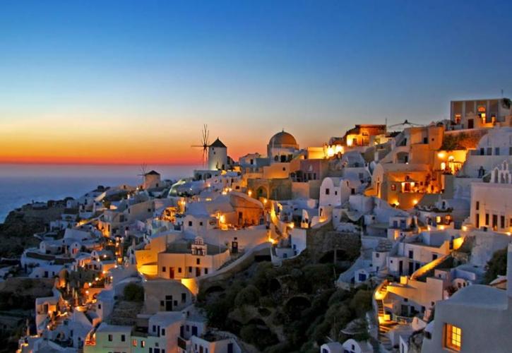 «Sold out» η Ελλάδα φέτος το καλοκαίρι