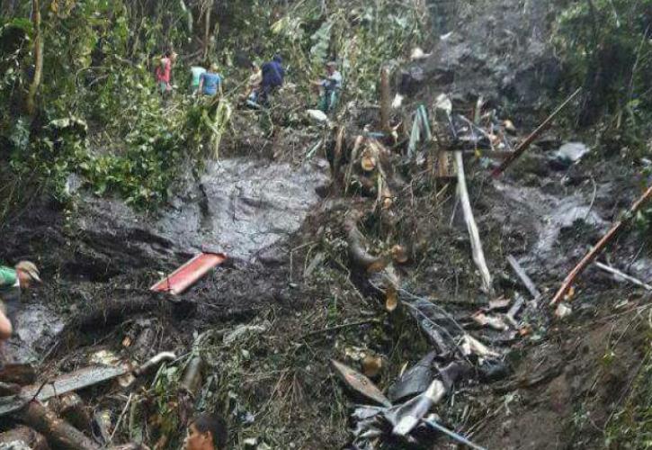 Κολομβία: 14 νεκροί από πτώση λεωφορείου σε χαράδρα (pics)