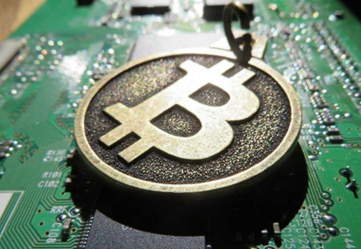 «Σε ελεύθερη πτώση» Bitcoin και άλλα κρυπτονομίσματα