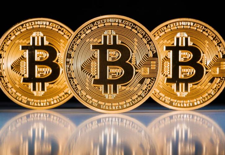 Στα «ύψη» το bitcoin - Έφτασε τα 6.600 δολάρια