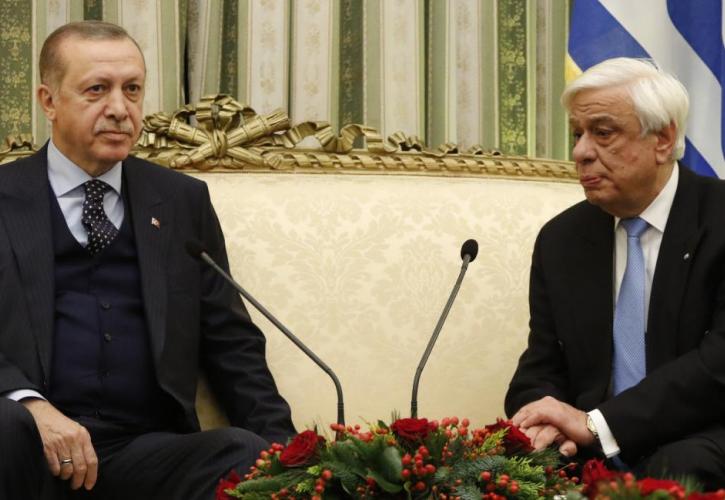 Επιθετική διπλωματία Ερντογάν με ελληνική «αναχαίτιση»