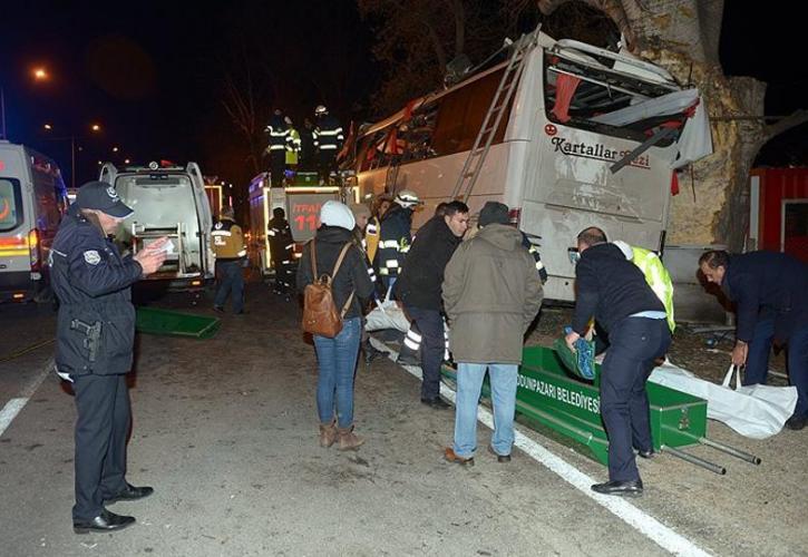 Τουρκία: 11 νεκροί από σύγκρουση λεωφορείου