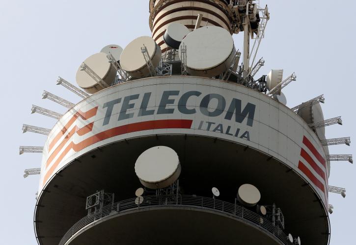 Περικοπές 7.000 εργαζομένων σε 3 χρόνια εξετάζει η Telecom Italia
