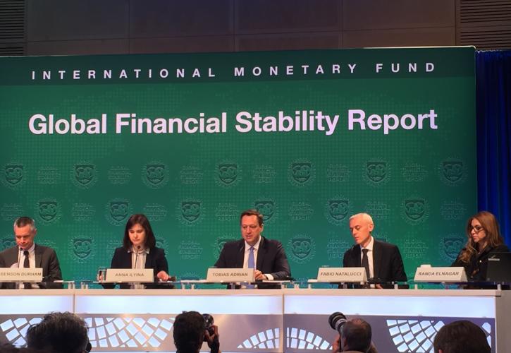 Tο ΔΝΤ προειδοποιεί: Συσσωρεύονται αδυναμίες στις αγορές