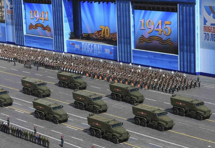 Επίδειξη δύναμης στη στρατιωτική παρέλαση της Ρωσίας