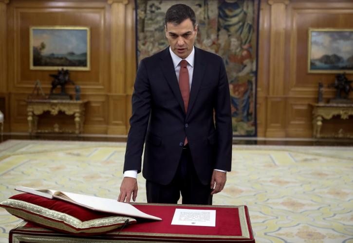 Ορκίστηκε ο νέος Ισπανός πρωθυπουργός (pics)