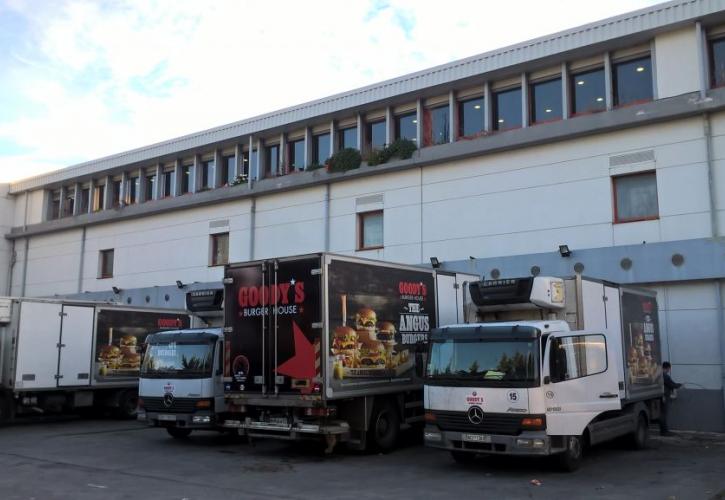 Hellenic Catering: Η εταιρεία που ευνοήθηκε από το προσφυγικό