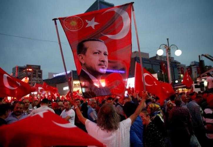 Ο Ερντογάν θα ξαναγίνει μέλος του AKP στις 2 Μαΐου