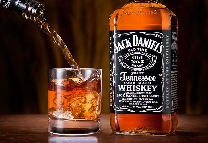 Παίρνει «φωτιά» η τιμή του Jack Daniel’s στην Ευρώπη