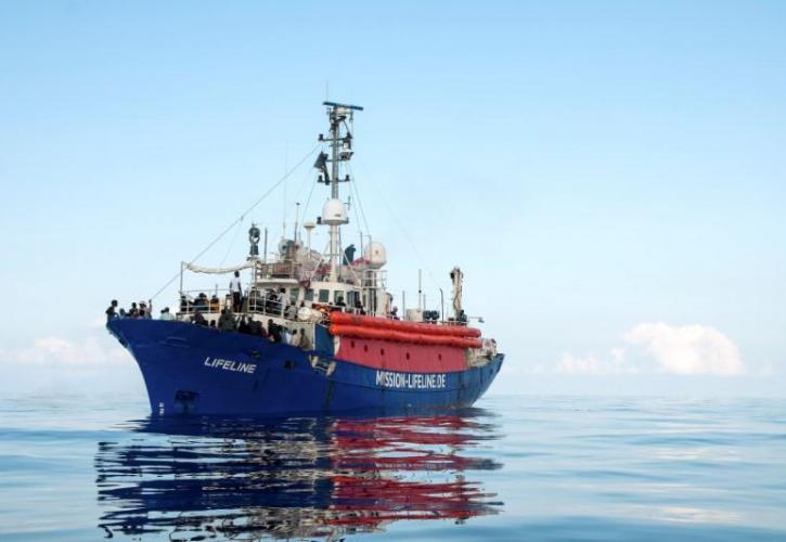 Η Ιταλία κατηγορεί τη Μάλτα ότι αρνήθηκε να παραλάβει πλοίο με 200 μετανάστες