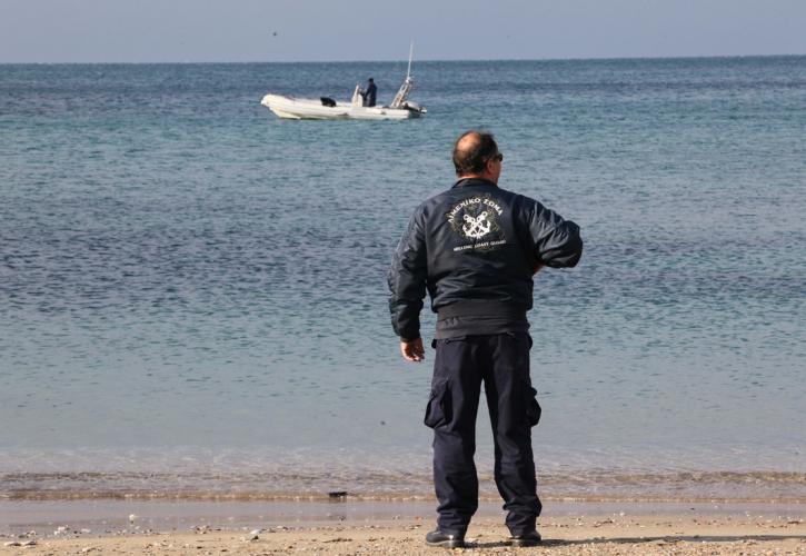Σαλαμίνα: Έπεσε αυτοκίνητο στη θάλασσα