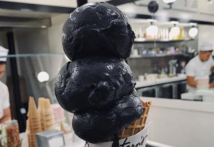 Απαγορεύτηκε το διάσημο μαύρο παγωτό στη Νέα Υόρκη