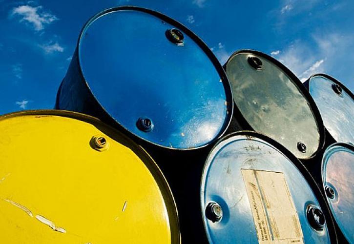Πετρέλαιο: Το ρεκόρ αποθεμάτων θα συγκρατήσει τις τιμές