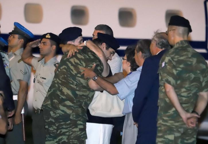 Επέστρεψαν στην Ελλάδα οι δύο στρατιωτικοί