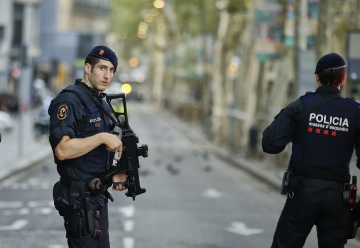 Βαρκελώνη: Επίθεση άντρα σε αστυνομικό τμήμα