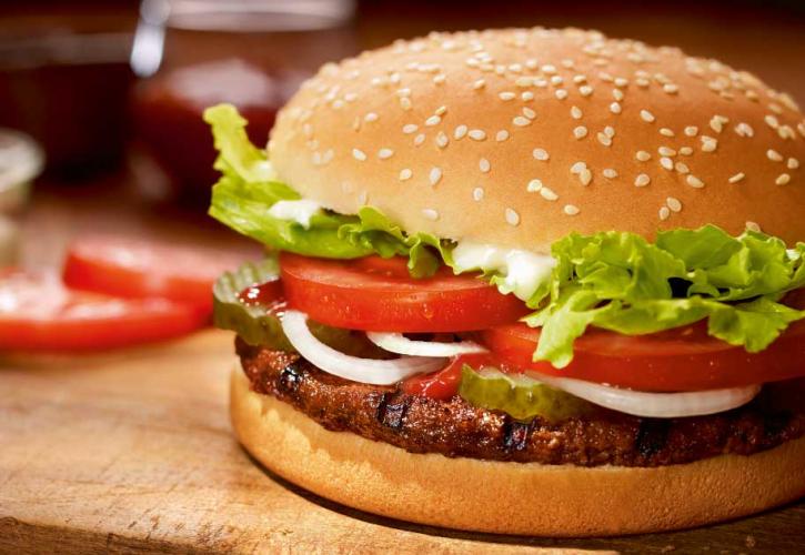 Άνοιξε το πρώτο Burger King στην Ελλάδα