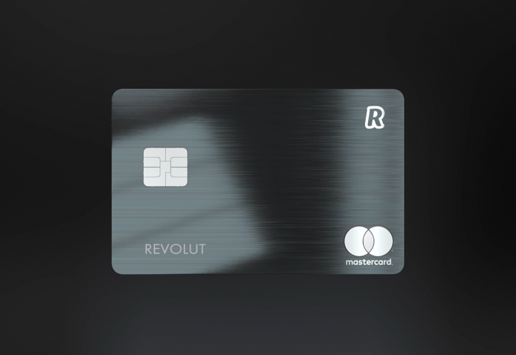 Μεταλλική κάρτα με επιστροφή λανσάρει η Revolut