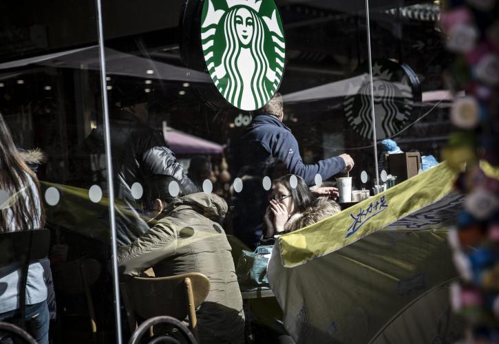 Τα Starbucks δεν φοβούνται τους δασμούς του Τραμπ