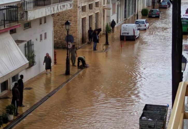 Άργος: Πλημμύρισε ο ποταμός και ... μπήκε στην πόλη