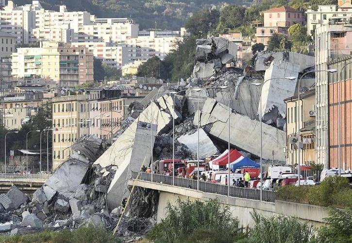 Ιταλία: 5 άνθρωποι αγνοούνται μετά την κατάρρευση της γέφυρας