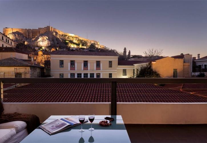 Σύγχρονο διαμέρισμα 1,1 εκατ. στην πιο ιστορική γειτονιά της Αθήνας (pics)