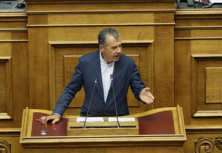 Θεοδωράκης: Η μόνη λύση είναι να φέρουμε τους γείτονές μας πιο κοντά μας