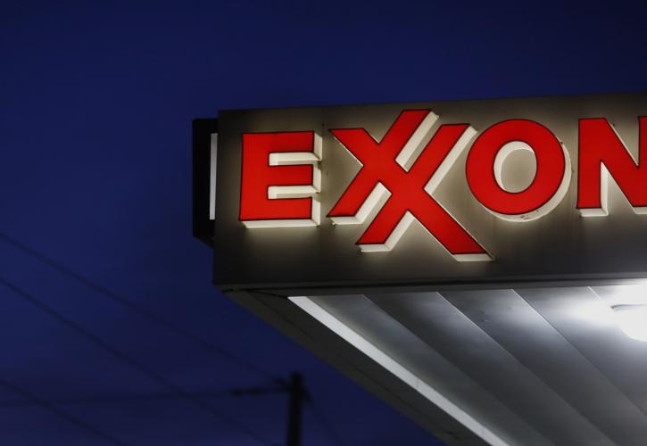 Η ExxonMobil δαπανά 1 εκατ. δολάρια για το φόρο στον άνθρακα