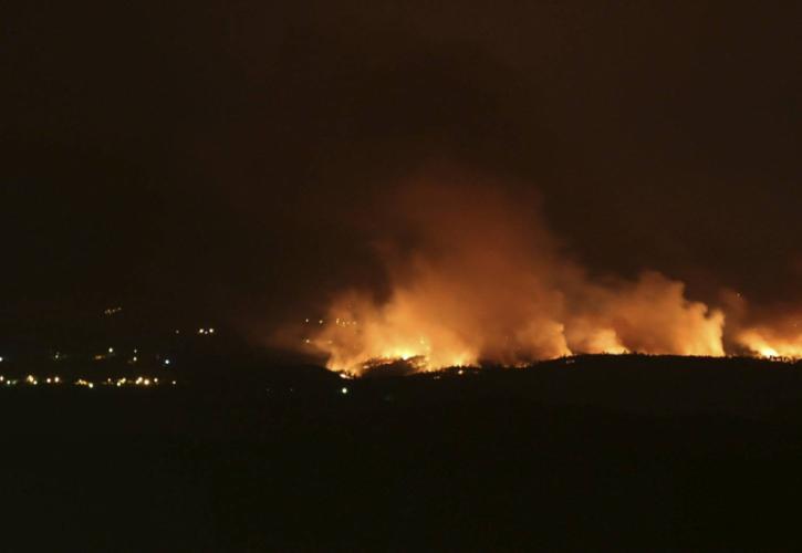 Σε εξέλιξη πυρκαγιά σε δύο μέτωπα στην Ηλεία