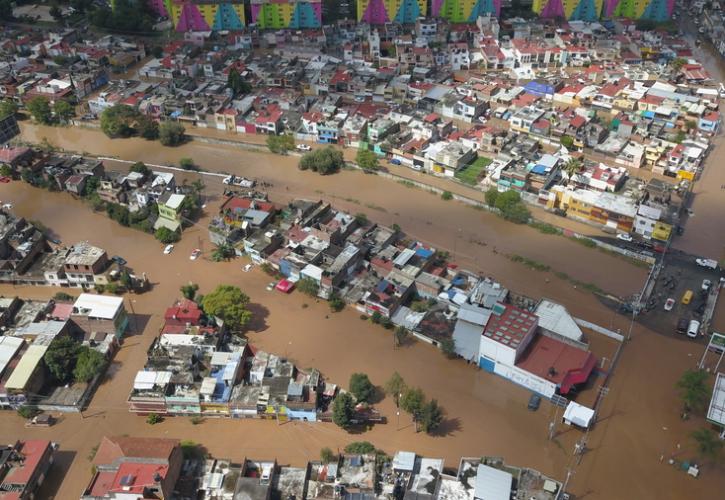 Πλησιάζει το Μεξικό ο κυκλώνας Γουίλα