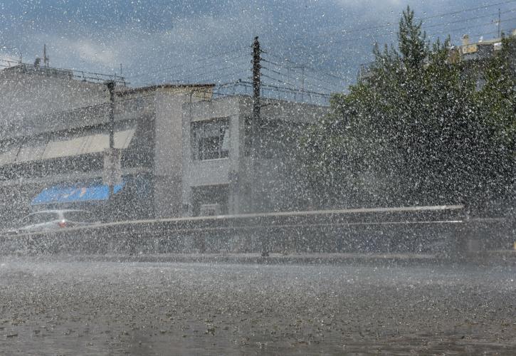 Έκτακτο δελτίο επιδείνωσης του καιρού: Βροχές και καταιγίδες από τη Δευτέρα