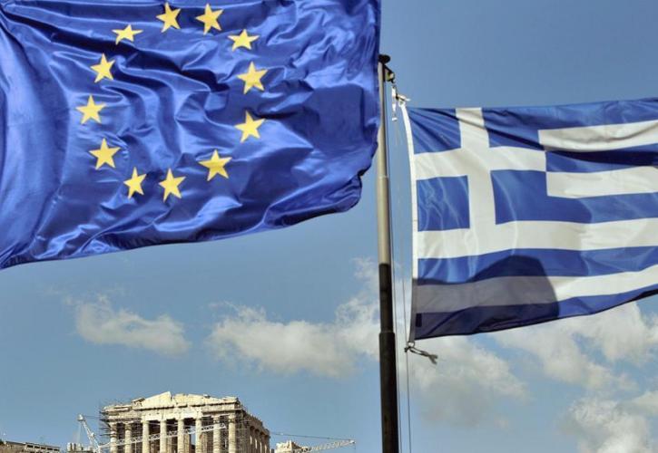 Οι Έλληνες θεωρούν πως επωφελήθηκαν από την ΕΕ