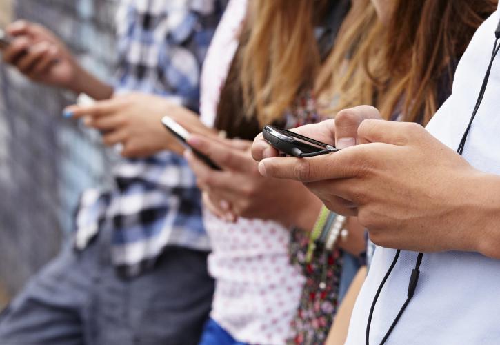 Σε ψηφιακή «ακαταστασία» πνίγονται οι χρήστες των smartphones