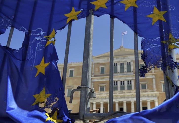 Independent: Η πληγή από το ελληνικό χρέος δεν είναι μόνο οικονομική