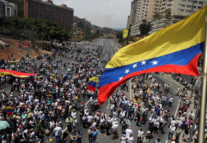 «Σπιράλ θανάτου» στη Βενεζουέλα με πληθωρισμό 4.000%